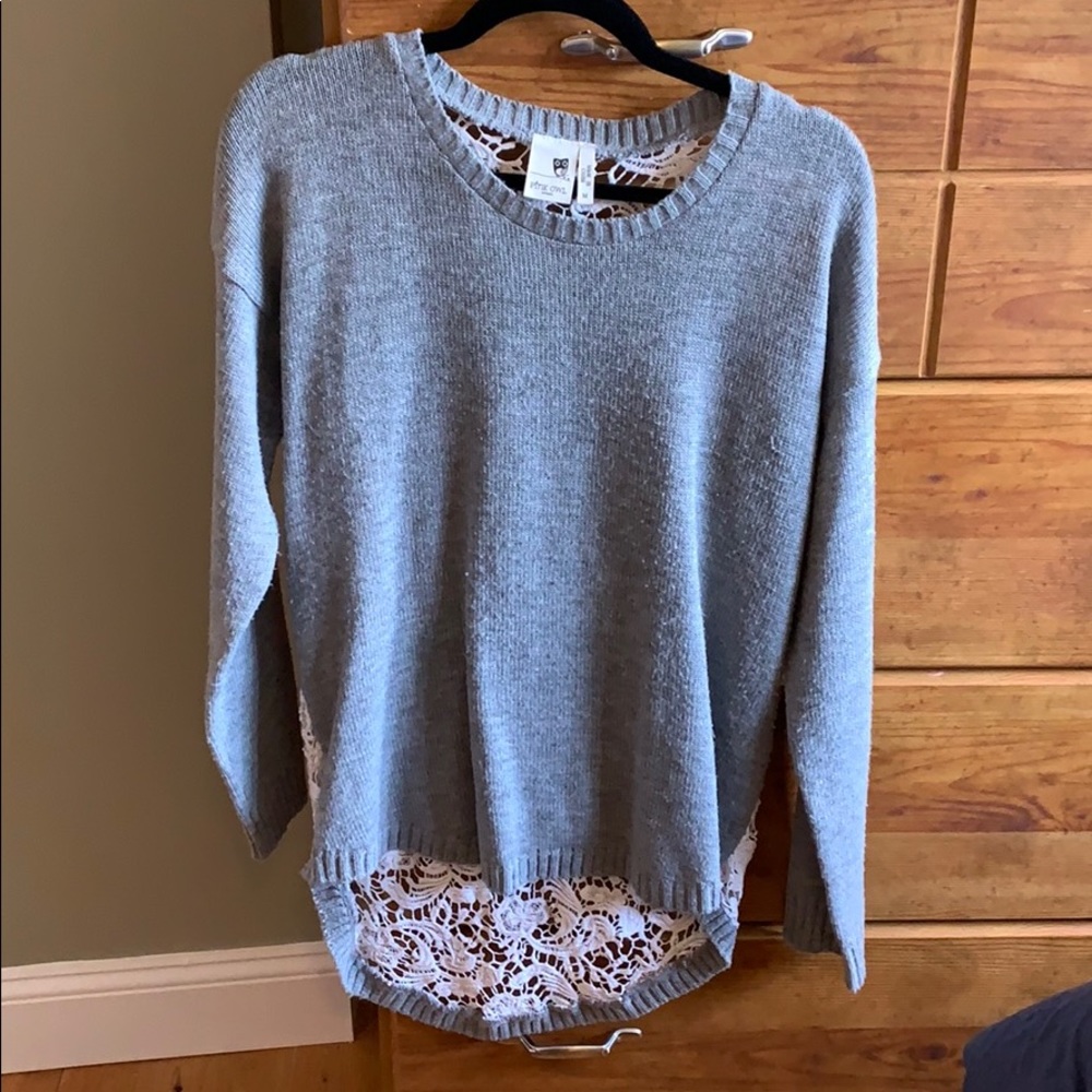 Women’s Pink Owl gray sweater with lace size M
